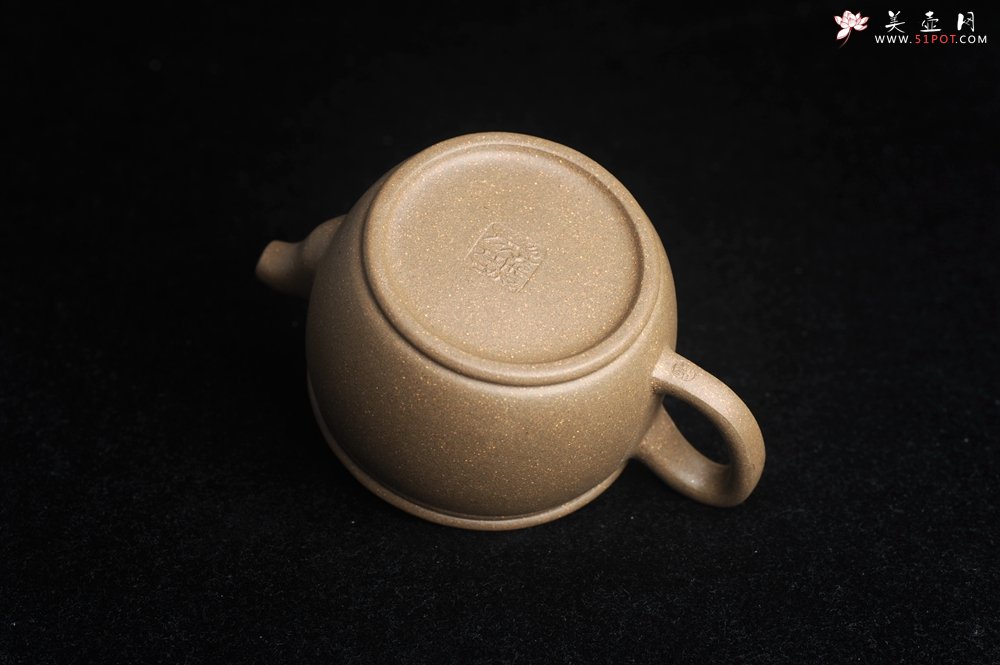 紫砂壶图片：,美壶特惠 精致青段汉瓦 茶人醉爱 - 宜兴紫砂壶网