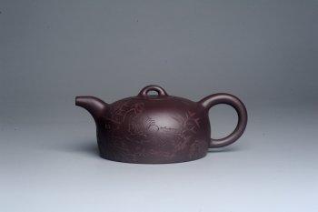 紫砂壶图片：潜力股周小培老师 油润底槽清 卡盖难度相当大 全手工大半月紫砂壶 大象无形 特文气 期待与亲结缘 - 宜兴紫砂壶网