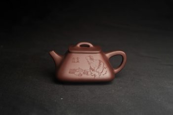 紫砂壶图片：美壶特惠 林旭陶 精致全手工混方石瓢 装饰人物特文气 此是诗仙坡老作 与君同试雨前茶 - 宜兴紫砂壶网