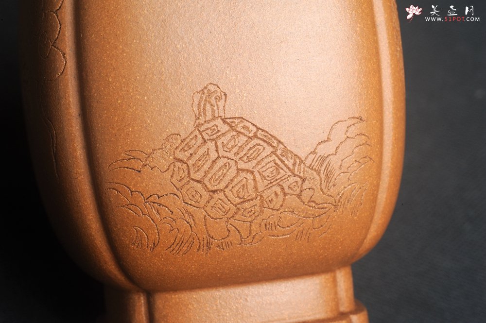 紫砂壶图片：美杯特惠 特好降坡泥 精致四方抽角大号主人杯 四面瑞兽 寓意吉祥 高性价比 - 宜兴紫砂壶网