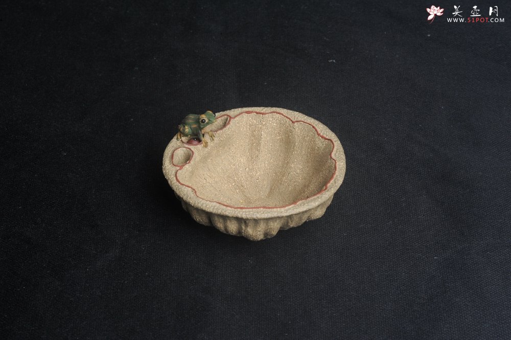 紫砂壶图片：美杯特惠 精致段泥青蛙莲子主人杯 - 宜兴紫砂壶网