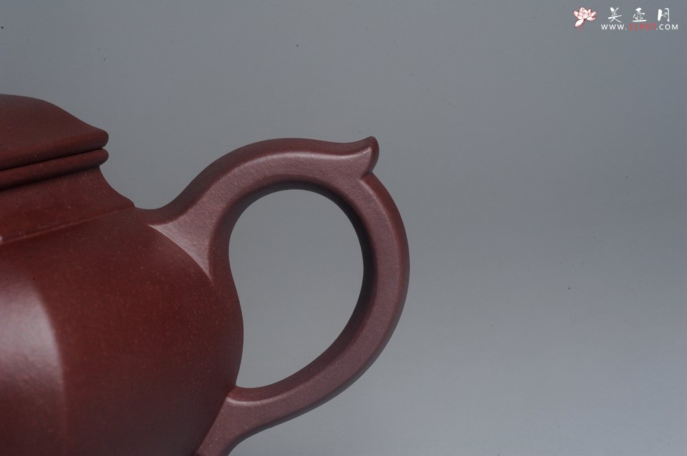紫砂壶图片：实力派张海艳全手工纯色底曹青六方笑樱壶 做工灰常精致 气韵流畅 - 宜兴紫砂壶网