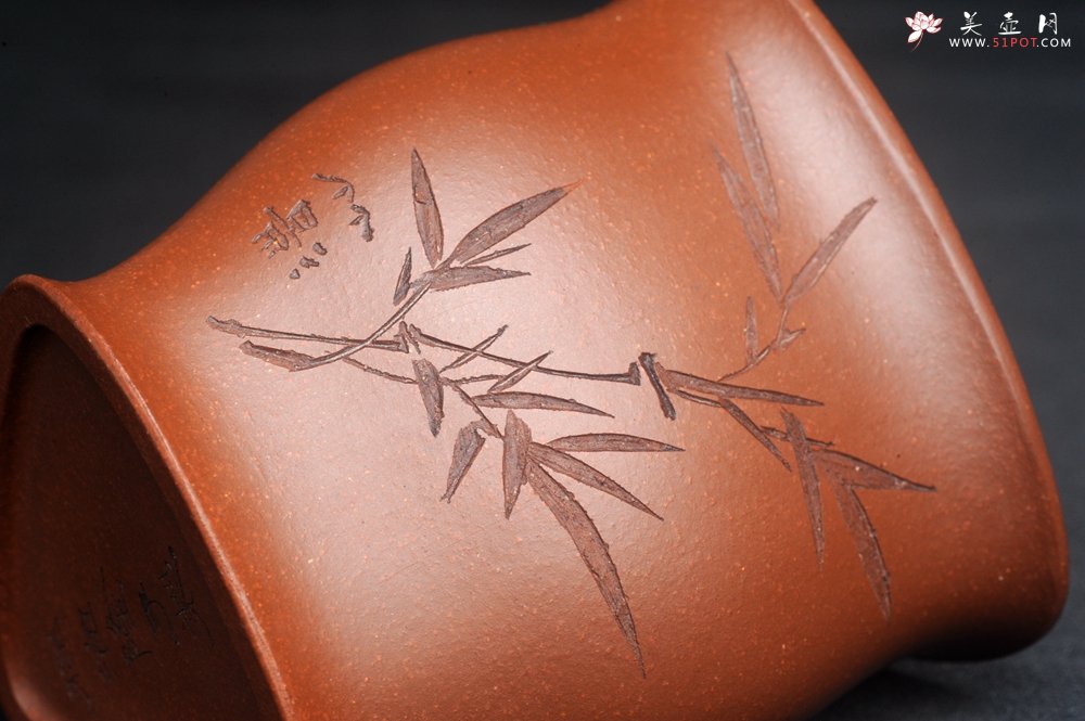 紫砂壶图片：美杯特惠 精致降坡泥三角主人杯 茶杯 梅香竹影青松 特文气 - 宜兴紫砂壶网