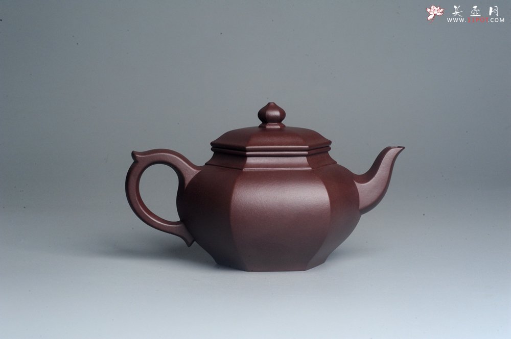 紫砂壶图片：实力派张海艳全手工纯色底曹青六方笑樱壶 做工灰常精致 气韵流畅 - 宜兴紫砂壶网