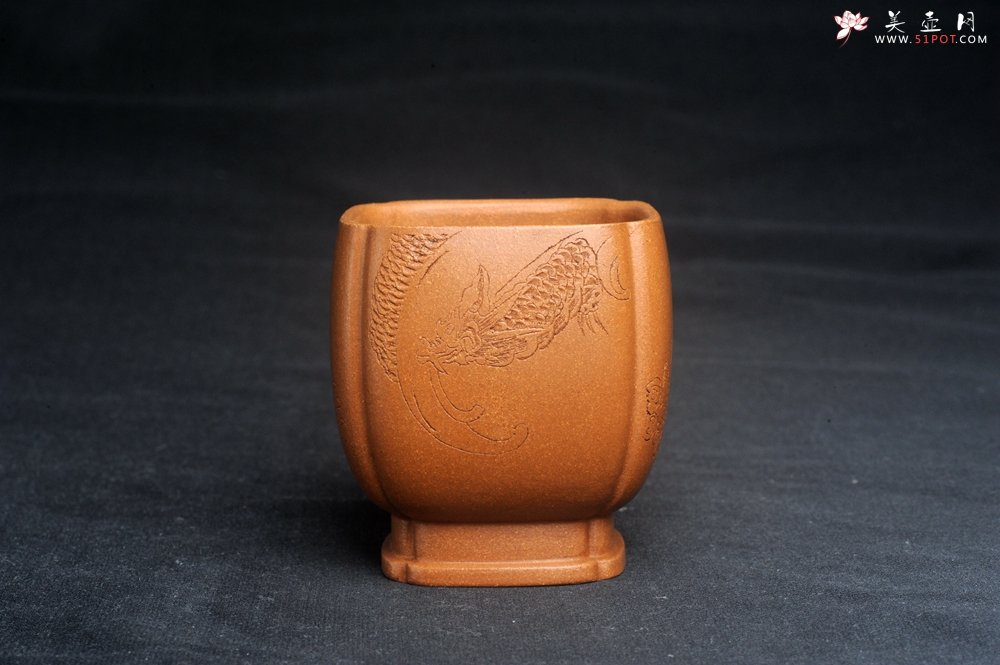 紫砂壶图片：美杯特惠 特好降坡泥 精致四方抽角大号主人杯 四面瑞兽 寓意吉祥 高性价比 - 宜兴紫砂壶网