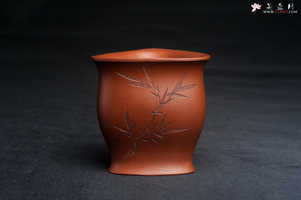 紫砂壶图片：美杯特惠 精致降坡泥三角主人杯 茶杯 梅香竹影青松 特文气 - 宜兴紫砂壶网