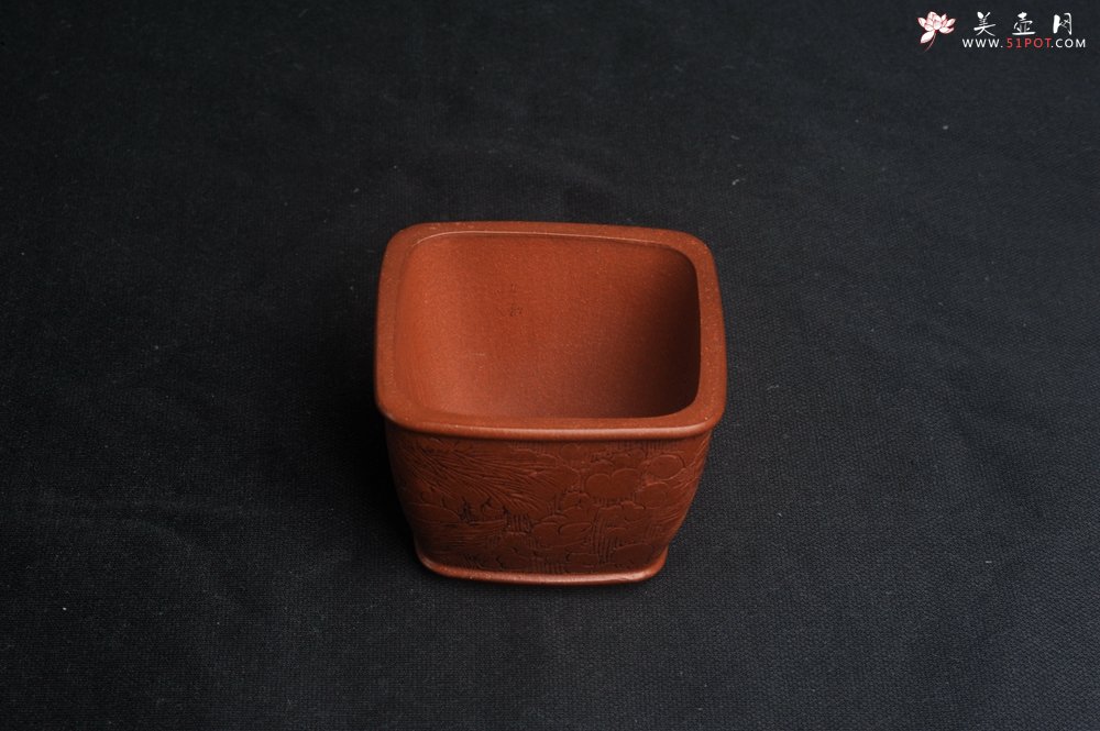 紫砂壶图片：精致降坡泥四方龙凤杯主人杯 茶杯 特文气 - 宜兴紫砂壶网