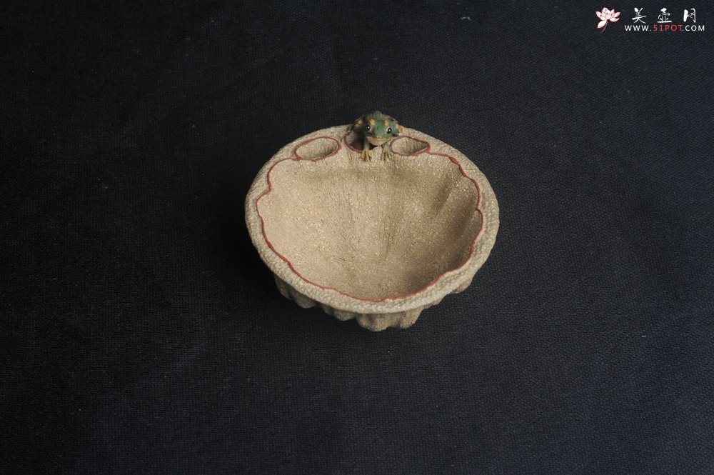 紫砂壶图片：美杯特惠 精致段泥青蛙莲子主人杯 - 宜兴紫砂壶网