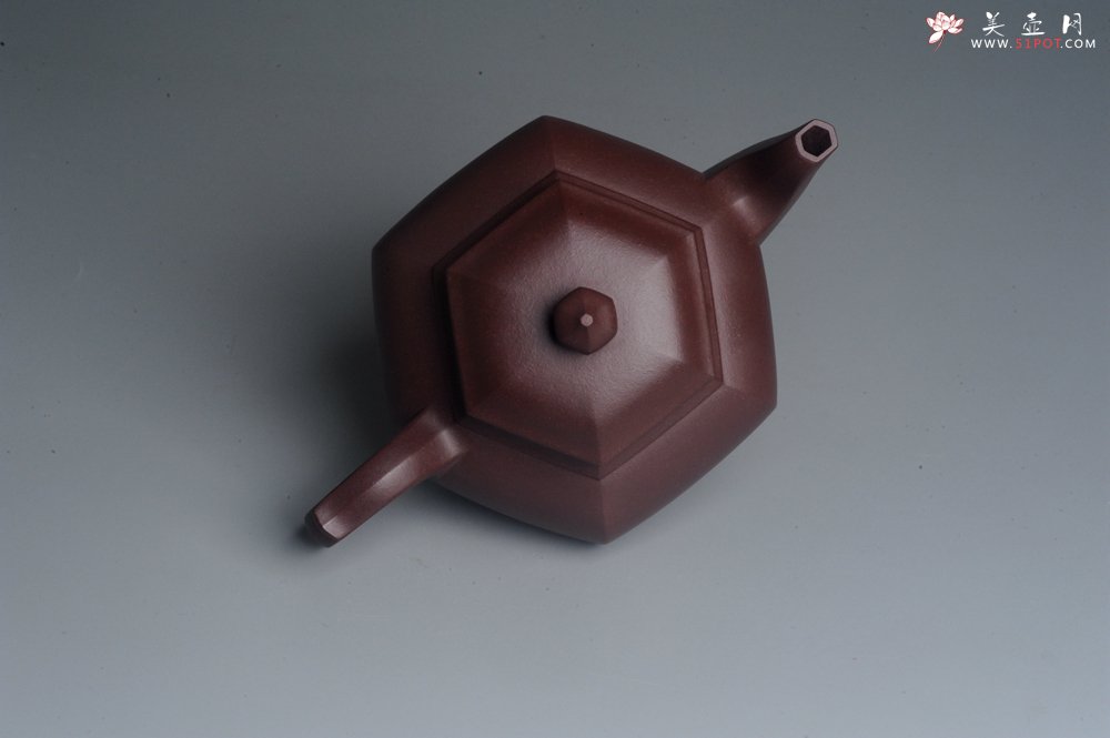 紫砂壶图片：实力派张海艳全手工纯色底曹青六方笑樱壶 做工灰常精致 气韵流畅 - 宜兴紫砂壶网