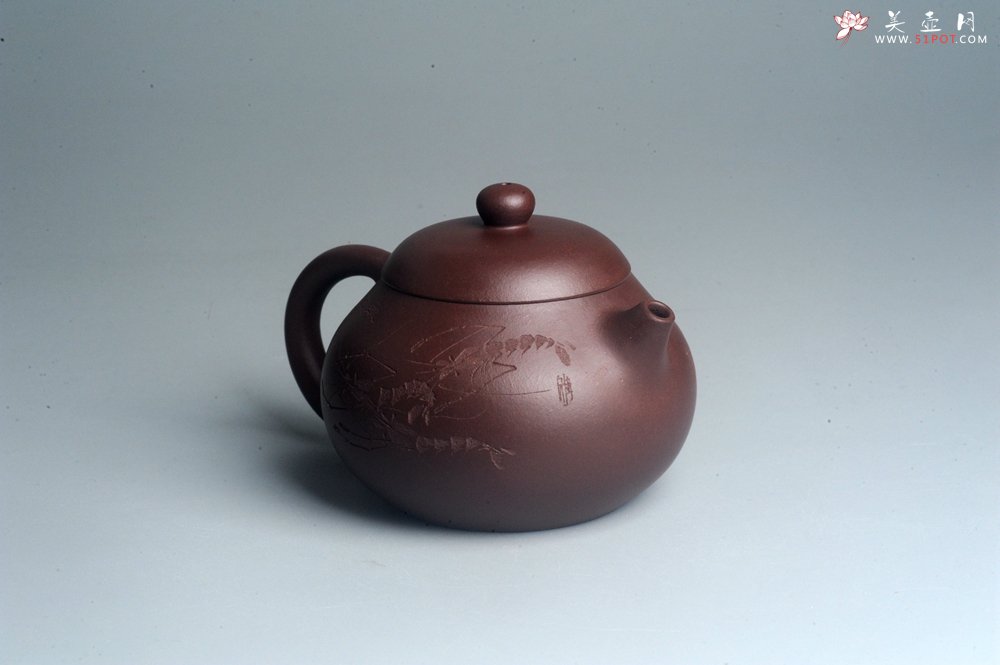 紫砂壶图片：油润底曹青 全手工文旦茶壶 上善若水 虾趣图 特文气 期待与亲结缘 - 宜兴紫砂壶网