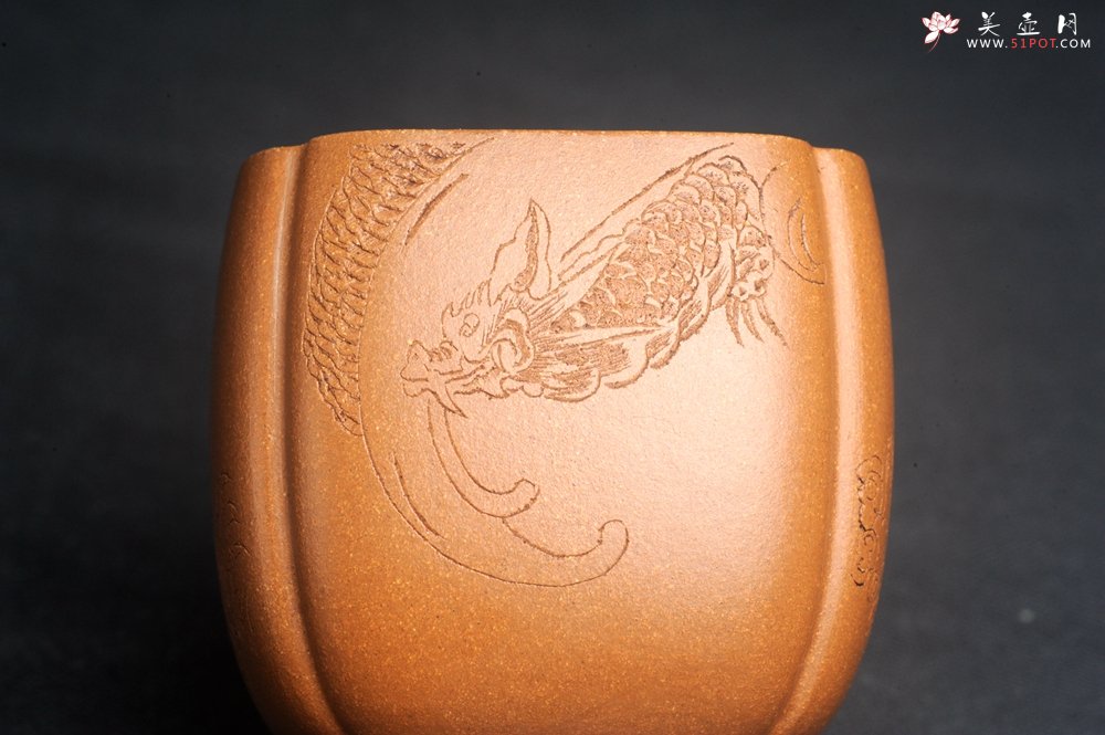 紫砂壶图片：美杯特惠 特好降坡泥 精致四方抽角大号主人杯 四面瑞兽 寓意吉祥 高性价比 - 宜兴紫砂壶网