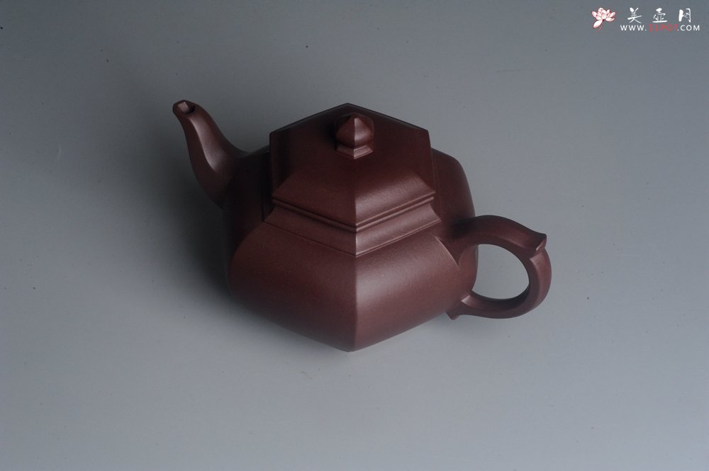 紫砂壶图片：实力派张海艳全手工纯色底曹青六方笑樱壶 做工灰常精致 气韵流畅 - 宜兴紫砂壶网