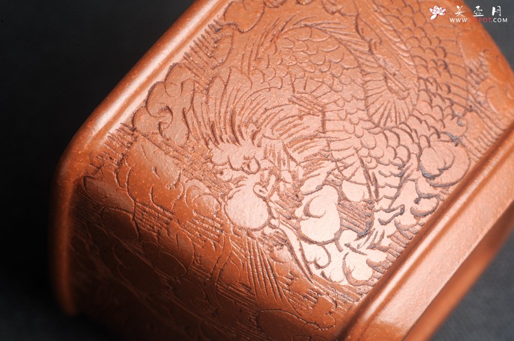 紫砂壶图片：精致降坡泥四方龙凤杯主人杯 茶杯 特文气 - 宜兴紫砂壶网