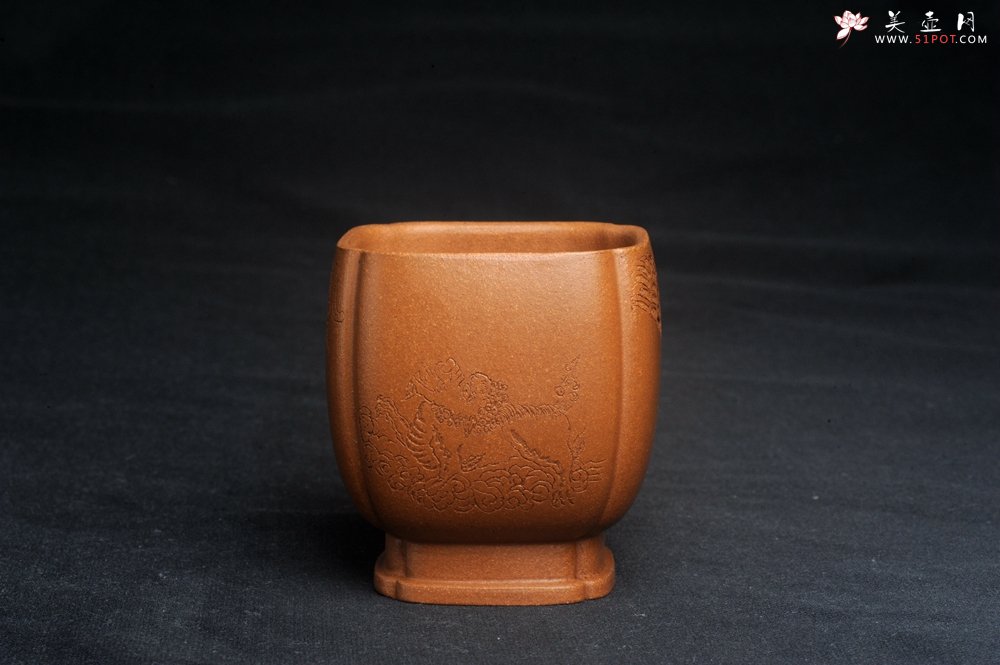 紫砂壶图片：美杯特惠 特好降坡泥 精致四方抽角大号主人杯 四面瑞兽 寓意吉祥 高性价比 - 宜兴紫砂壶网