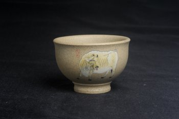 紫砂壶图片：美杯特惠 高温本山段泥 精致牛气哄哄主人杯 高性价比 - 宜兴紫砂壶网