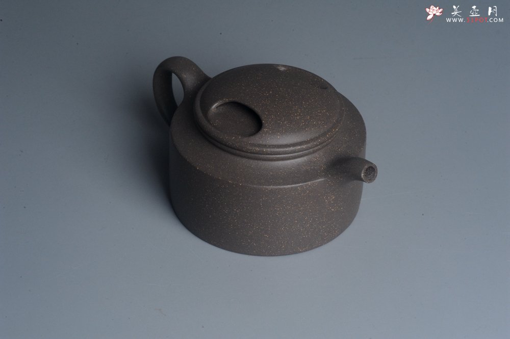 紫砂壶图片：美壶特惠 精致青段牛盖井栏茶壶 茶人醉爱 - 宜兴紫砂壶网