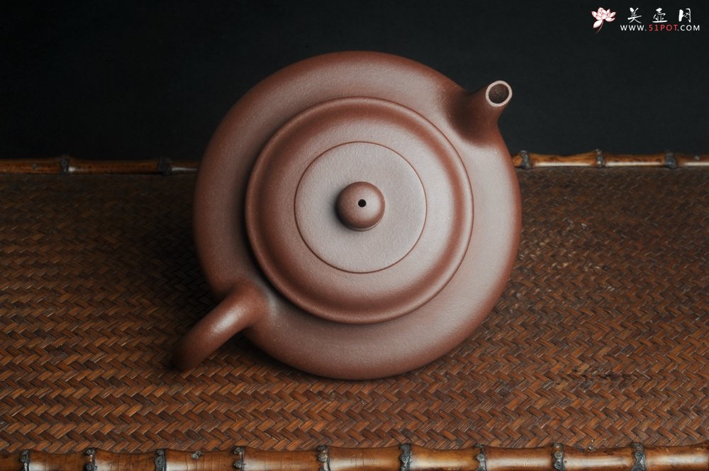 紫砂壶图片：美壶特惠 端庄大气虚扁 做工精致 - 宜兴紫砂壶网