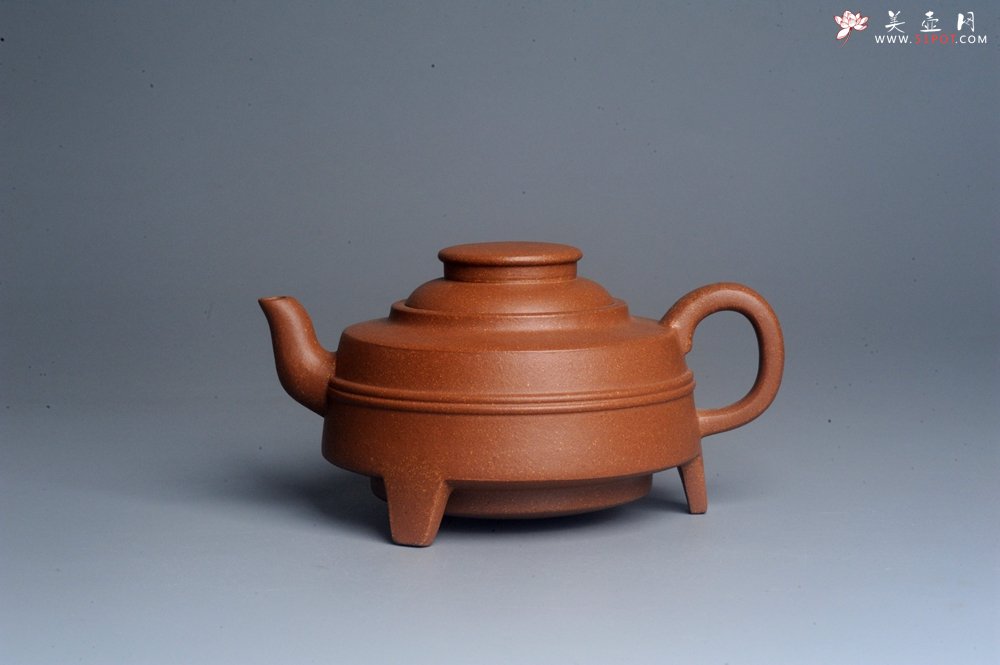 紫砂壶图片：美壶特惠 精致手工茶壶 原矿老段泥三足鼎立紫砂壶茶具 - 宜兴紫砂壶网