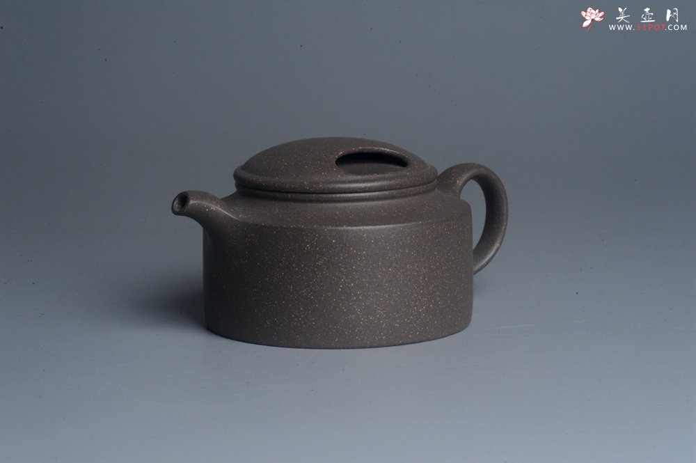 紫砂壶图片：美壶特惠 精致青段牛盖井栏茶壶 茶人醉爱 - 宜兴紫砂壶网