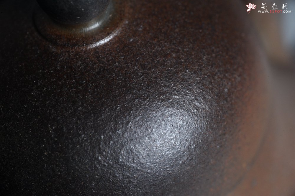 紫砂壶图片：美壶特惠 精致青灰泥柴烧思亭壶 - 宜兴紫砂壶网