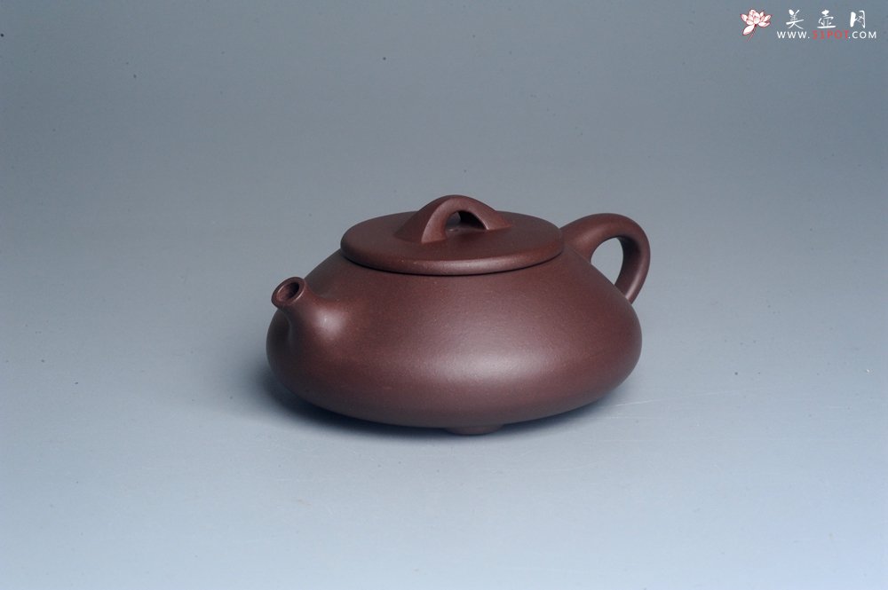 紫砂壶图片：美壶特惠 精致紫泥扁石瓢茶壶 - 宜兴紫砂壶网
