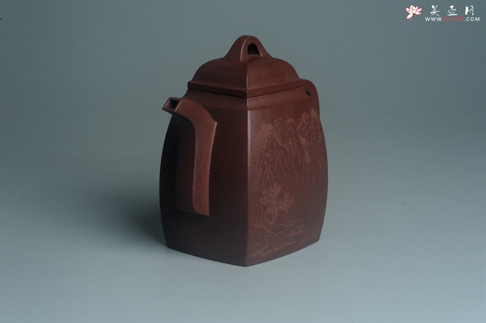 紫砂壶图片：全手工精致汉方壶 装饰山水 特文气 - 宜兴紫砂壶网