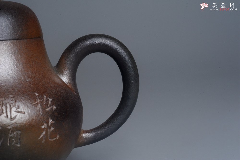 紫砂壶图片：美壶特惠 精致青灰泥柴烧思亭壶 - 宜兴紫砂壶网