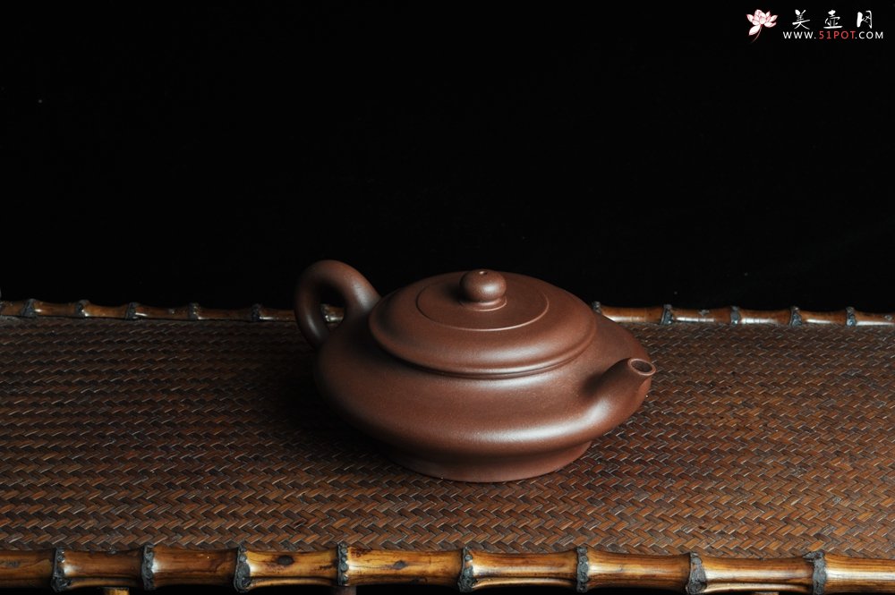 紫砂壶图片：美壶特惠 端庄大气虚扁 做工精致 - 宜兴紫砂壶网