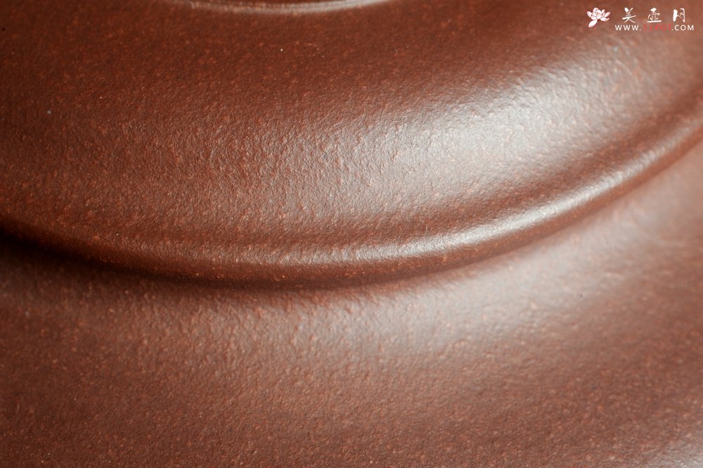 紫砂壶图片：美壶特惠 端庄大气虚扁 做工精致 - 宜兴紫砂壶网