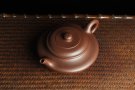 紫砂壶图片：美壶特惠 端庄大气虚扁 做工精致 - 宜兴紫砂壶网