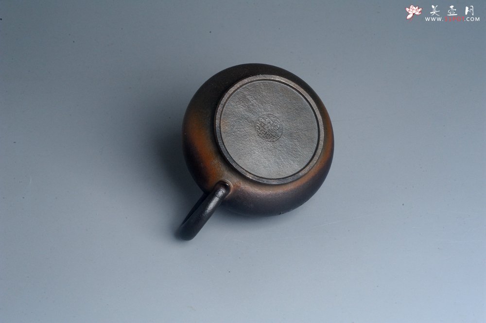 紫砂壶图片：美壶特惠 精致柴烧青灰泥潘壶手工紫砂壶 茶壶 茶具 单壶 - 宜兴紫砂壶网