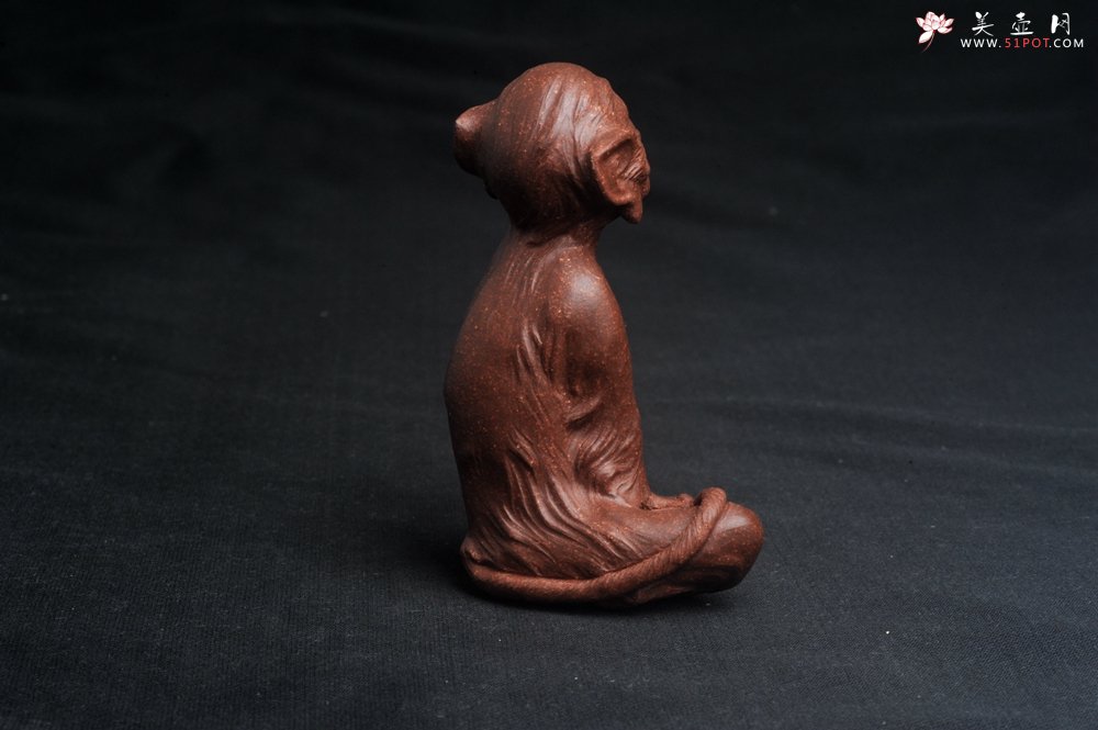 紫砂壶图片：美宠特惠 实力派工艺员姚老师 预计明年升助工 超精品老紫泥紫砂美猴灵猴茶宠 高11cm  肌理丰富生 - 宜兴紫砂壶网