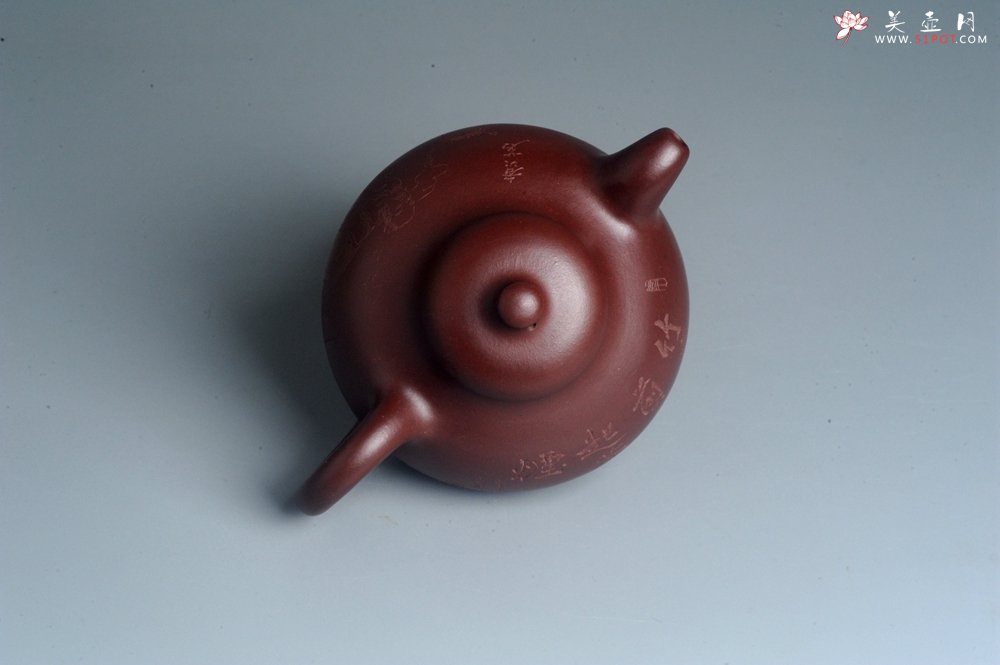 紫砂壶图片：潜力股周小培老师 4号井深井红皮龙 超精致全手工三足乳鼎茶壶 竹里煎 起茶烟 - 宜兴紫砂壶网