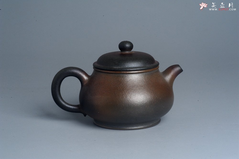 紫砂壶图片：美壶特惠 精致柴烧青灰泥潘壶手工紫砂壶 茶壶 茶具 单壶 - 宜兴紫砂壶网