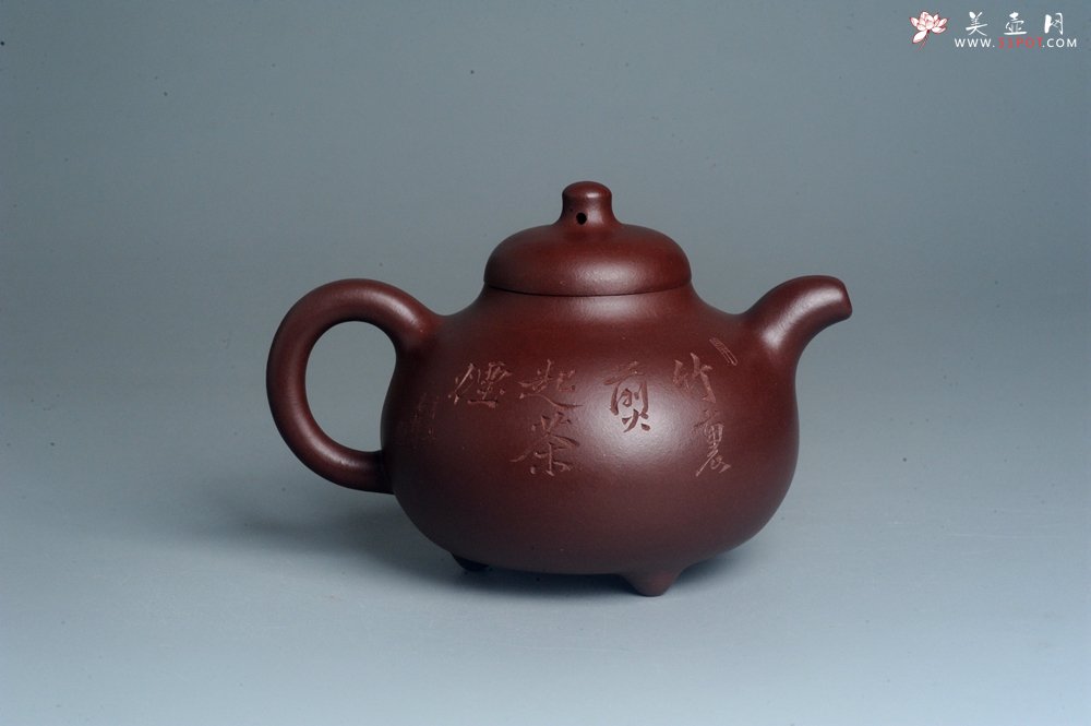 紫砂壶图片：潜力股周小培老师 4号井深井红皮龙 超精致全手工三足乳鼎茶壶 竹里煎 起茶烟 - 宜兴紫砂壶网