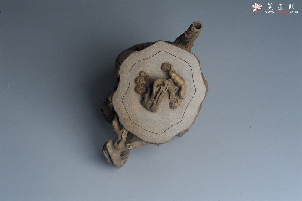 紫砂壶图片：潜力股赵老师 全手工青段松桩壶 松鼠跃然壶盖特有趣 肌理丰富 期待与您结缘 - 宜兴紫砂壶网