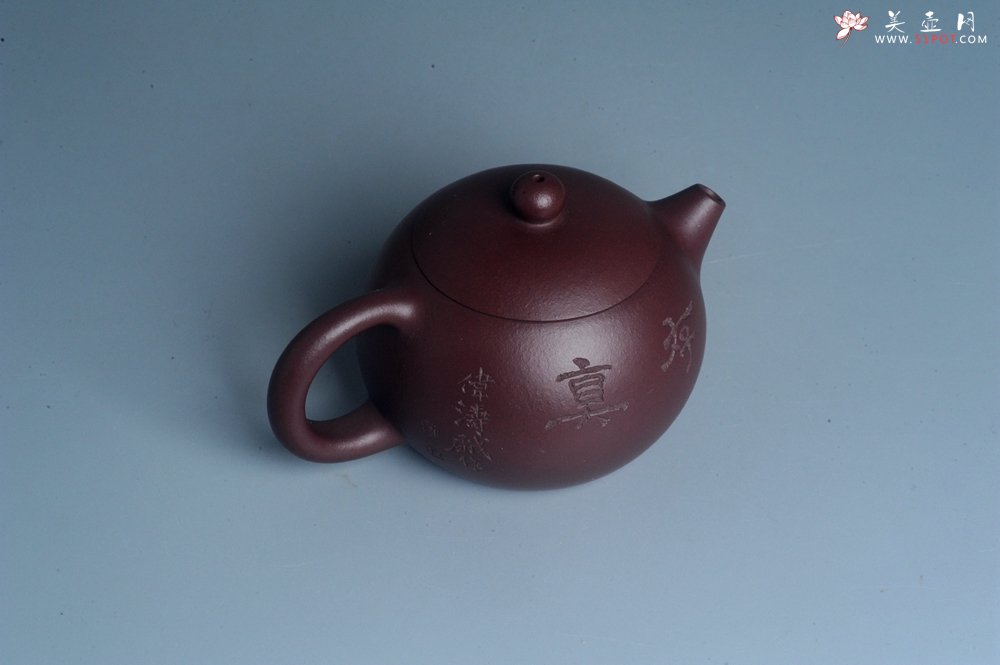 紫砂壶图片：实力派工艺师周斌优质底槽青全手工精工西施茶壶 实力名家刘伟涛装饰 有钱真好 - 宜兴紫砂壶网