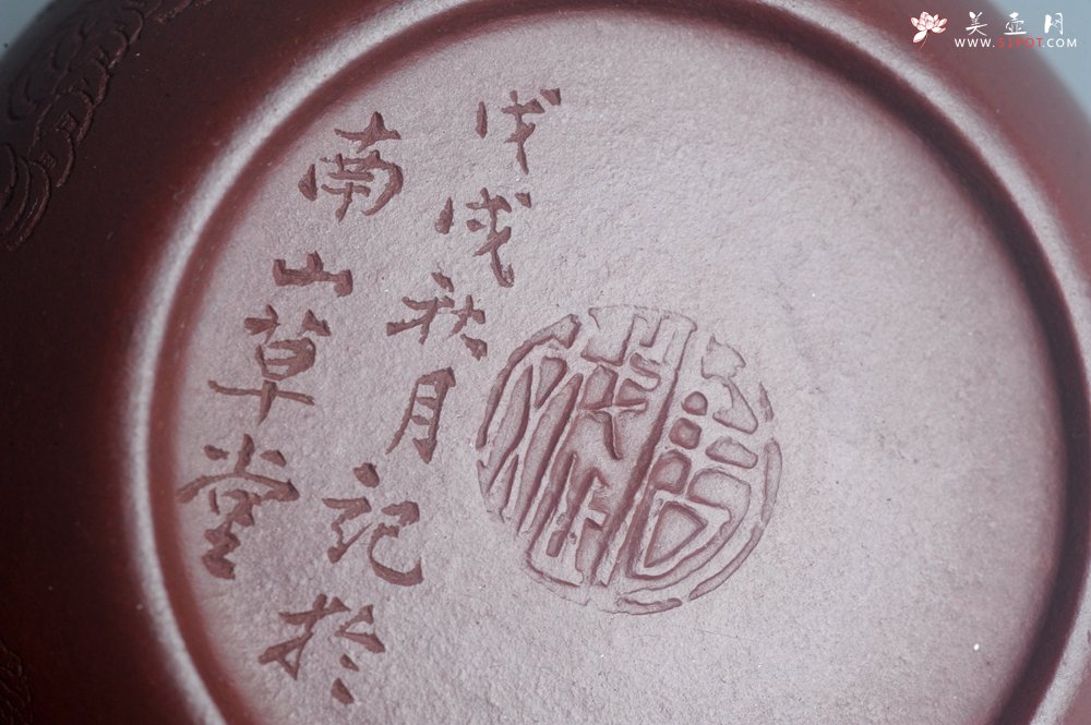 紫砂壶图片：实力派工艺师周斌优质底槽青全手工精工西施茶壶 实力名家刘伟涛装饰 有钱真好 - 宜兴紫砂壶网