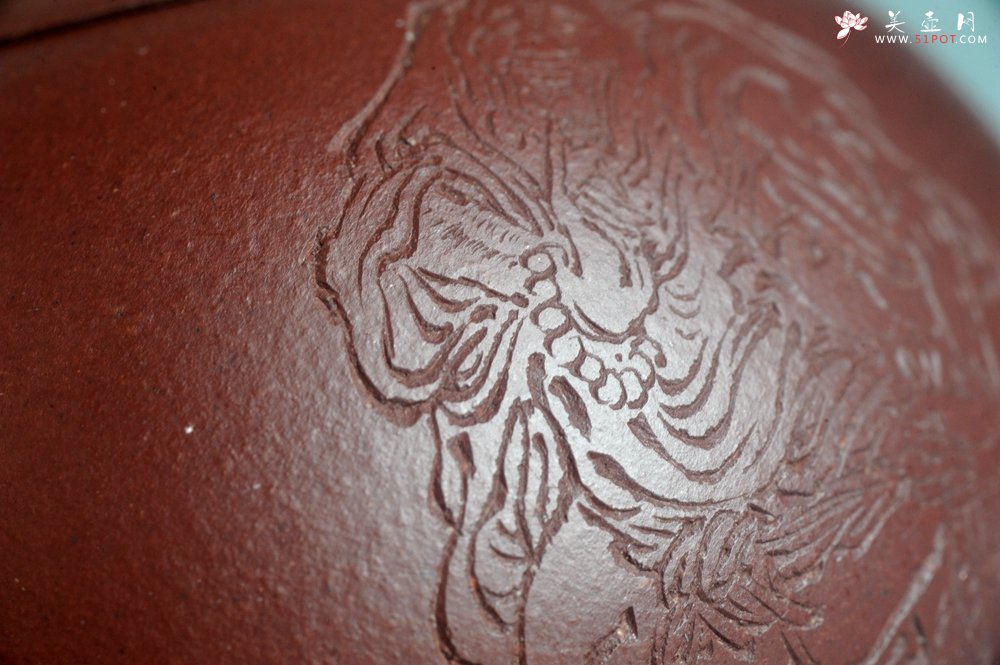 紫砂壶图片：实力派工艺师周斌优质底槽青全手工精工西施茶壶 实力名家刘伟涛装饰 有钱真好 - 宜兴紫砂壶网