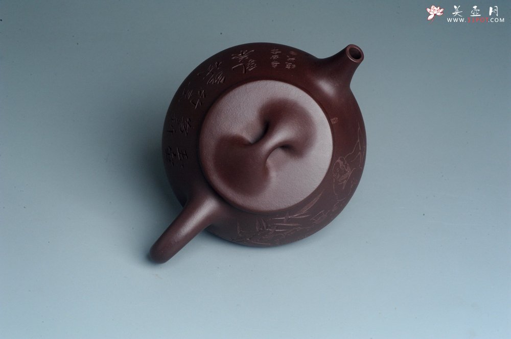 紫砂壶图片：实力派工艺师周斌 优质底槽青全手工精工满瓢壶 陶兴双刀装饰 特文气 玉壶写新竹 烹泉试乳茶 - 宜兴紫砂壶网