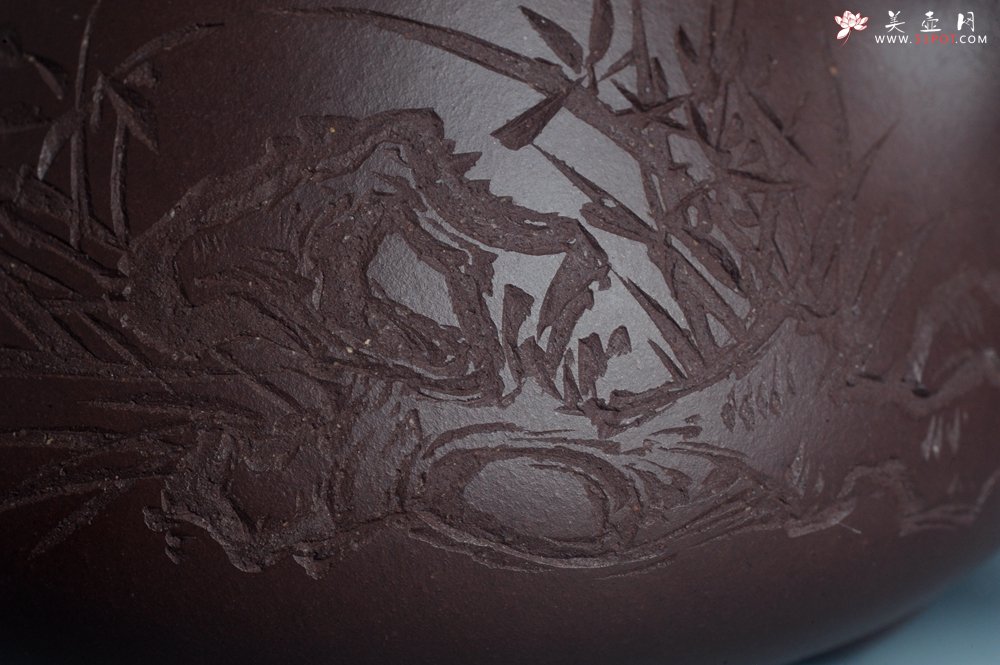 紫砂壶图片：实力派工艺师周斌 优质底槽青全手工精工满瓢壶 刘伟涛徒昊然装饰兰草图 一香已足压千红 - 宜兴紫砂壶网