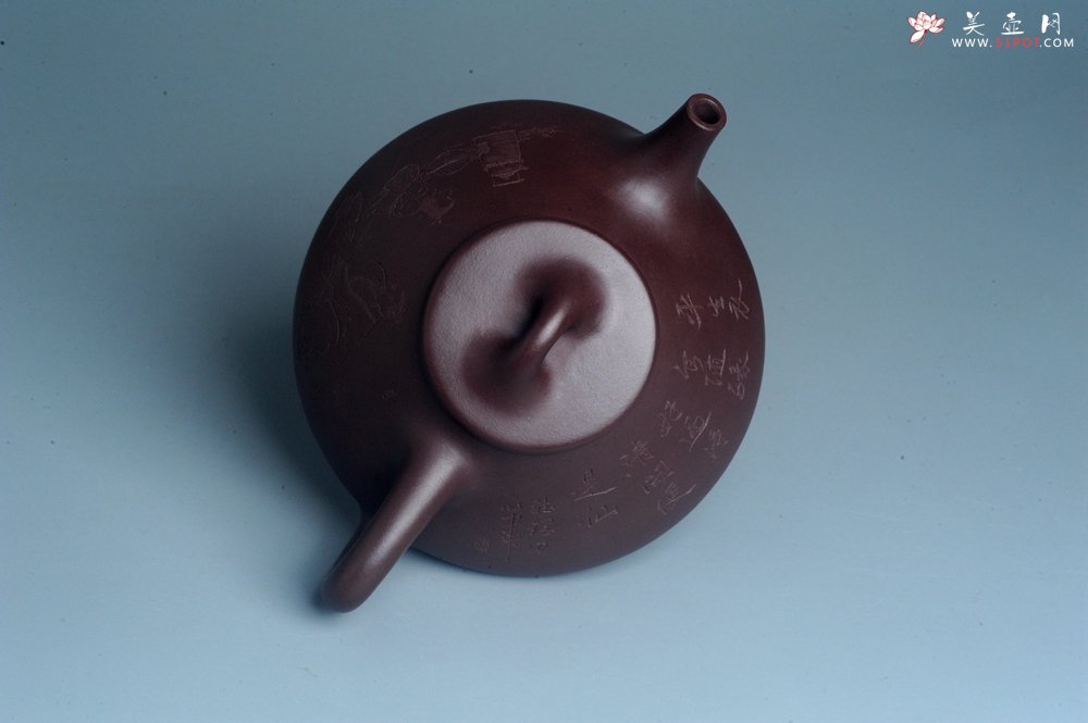 紫砂壶图片：实力派工艺师周斌 优质底槽青全手工精工 子冶石瓢壶 张听钢装饰人物 平生衣食随缘好 过得清闲便是仙 - 宜兴紫砂壶网