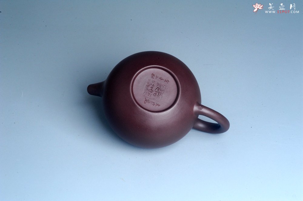 紫砂壶图片：实力派工艺师周斌 优质底槽清全手工精工 原创寿桃壶 陶兴双刀装饰 福如东海长流水 寿比南山不老松 特 - 宜兴紫砂壶网