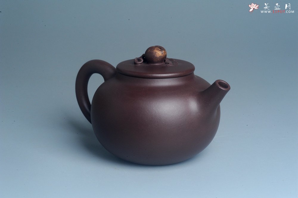 紫砂壶图片：实力派助工周斌 优质底槽清全手工精工 原创寿桃壶  陶兴双刀装饰 特文气 但愿人长久千里共婵娟 - 宜兴紫砂壶网