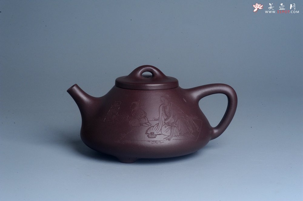 紫砂壶图片：实力派工艺师周斌 优质底槽青全手工精工 子冶石瓢壶 张听钢装饰人物 平生衣食随缘好 过得清闲便是仙 - 宜兴紫砂壶网