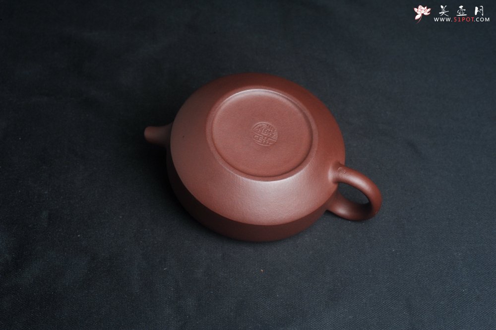 紫砂壶图片：美壶特惠 油润老紫泥汉君壶 茶人醉爱 - 宜兴紫砂壶网