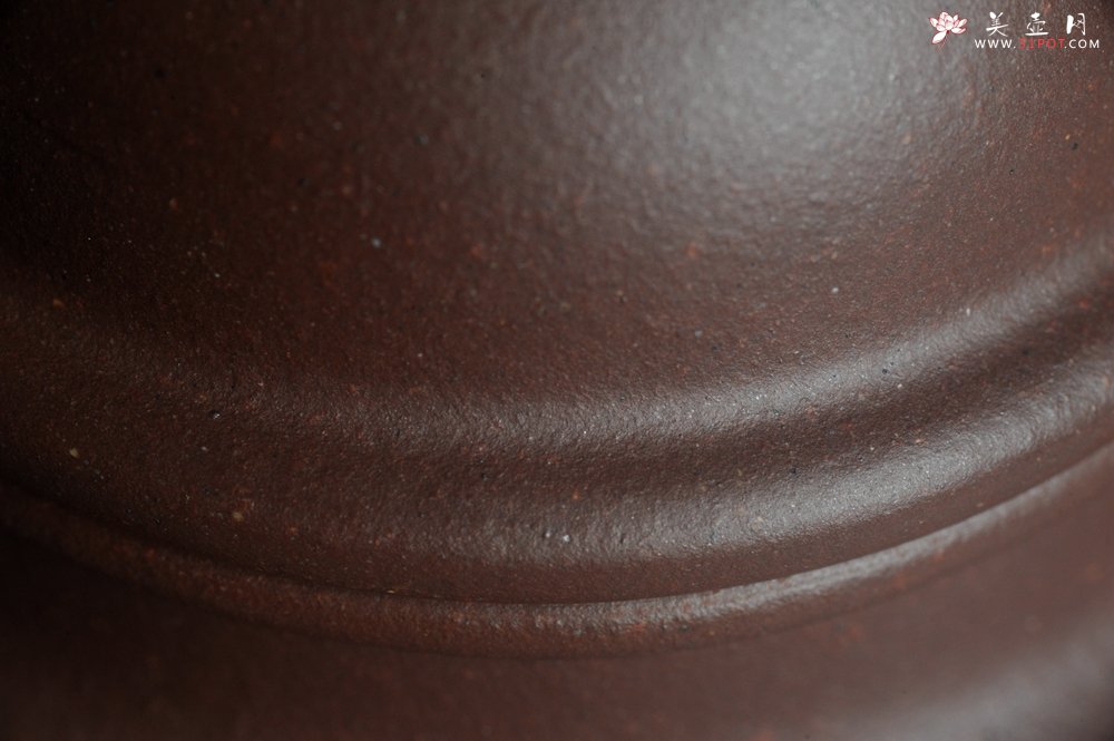 紫砂壶图片：油润底曹青 全手工寿珍掇球 深得老味 做工灰常好 请君细品 作品说话 - 宜兴紫砂壶网