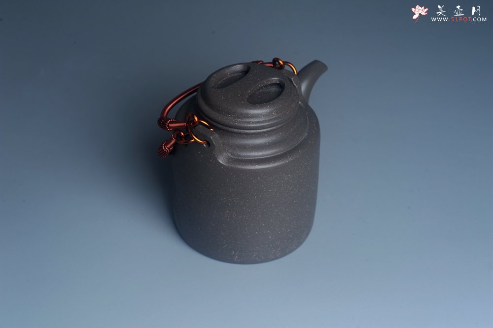 紫砂壶图片：美壶特惠 精致青段洋桶壶 清茶品日月 老酒醉人生 - 宜兴紫砂壶网