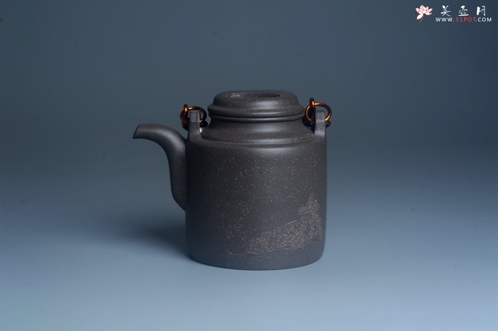 紫砂壶图片：美壶特惠 精致青段洋桶壶 清茶品日月 老酒醉人生 - 宜兴紫砂壶网