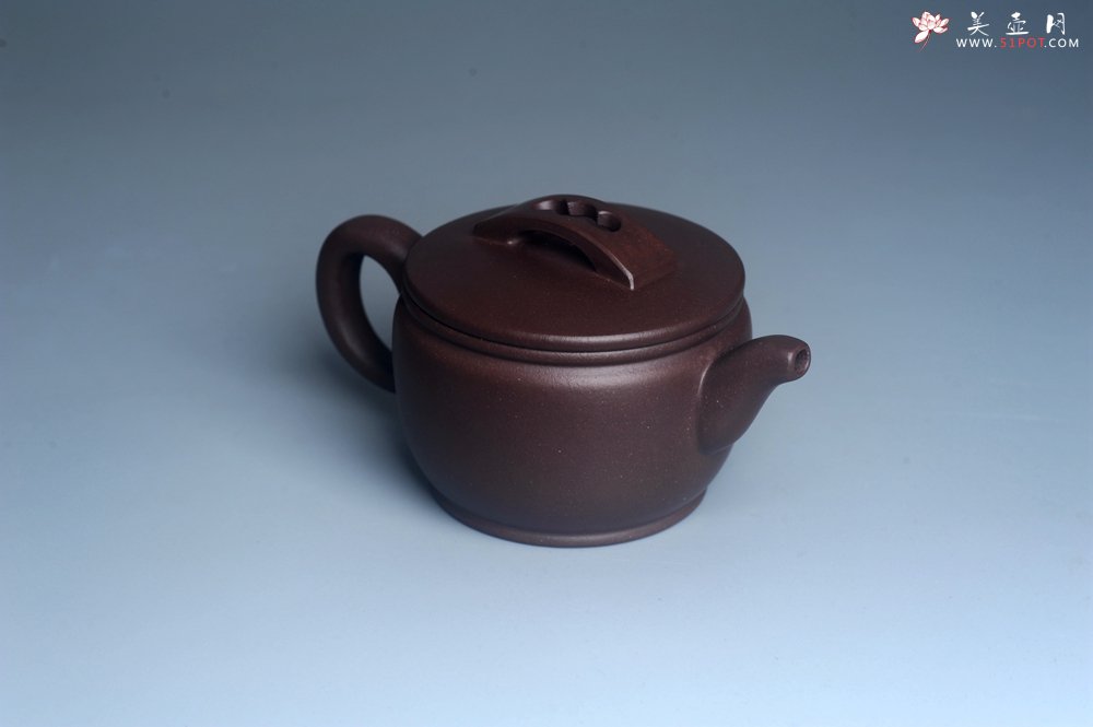 紫砂壶图片：美壶特惠 潜力股周学学老师 精工典范  精致老紫泥汉瓦壶 - 宜兴紫砂壶网